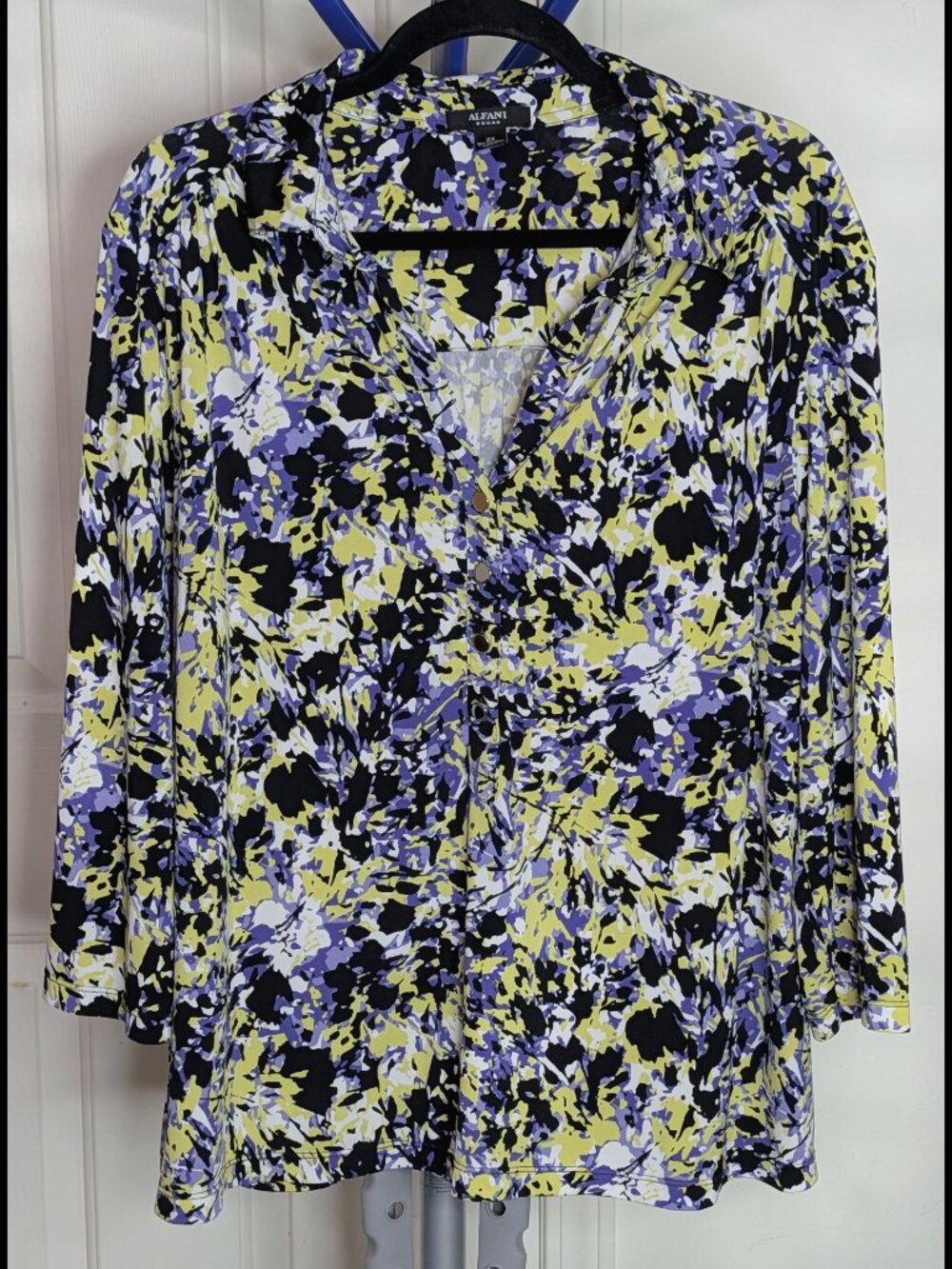 Nice ALFANI 2X Abstract Yellow, White, Black & Lavender Campshirt Stretch Blouse